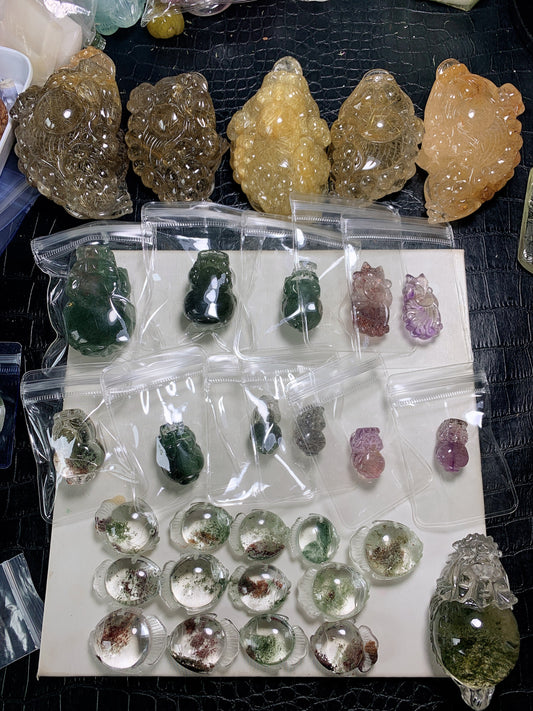 Green phantom and gold hair carving and pendant "super A quality"
