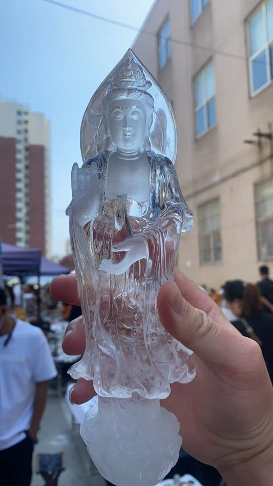 Crystal quartz carving Kwan Ying