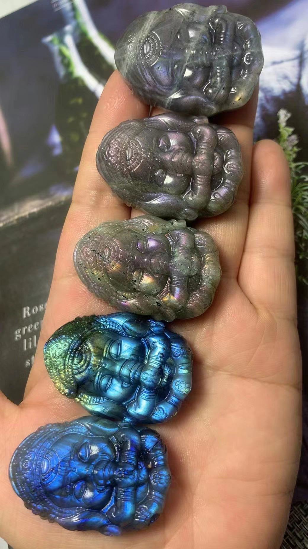 Labradorite carving pendant